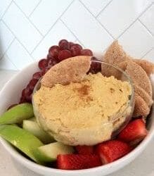 hummus with bread