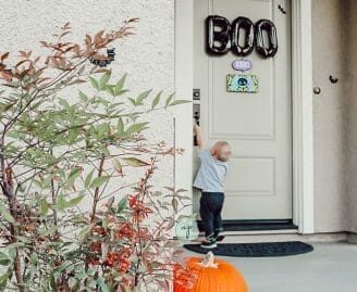 Toddler Friendly Halloween Porch Decorations That Are Cute